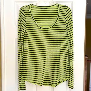 Ladies green/black tee